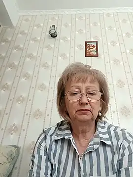 Snapshot of AlikaSwan5821 chatting on 10-28-25, 12:30 AlikaSwan5821 online show from 10-28-25, 12:30