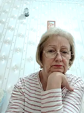 Snapshot of AlikaSwan5821 chatting on 11-11-25, 08:31 AlikaSwan5821 online show from 11-11-25, 08:31