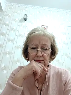 Snapshot of AlikaSwan5821 chatting on 11-17-25, 08:14 AlikaSwan5821 online show from 11-17-25, 08:14