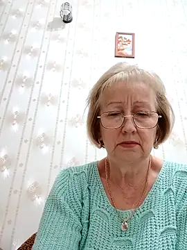 Snapshot of AlikaSwan5821 chatting on 11-18-25, 08:02 AlikaSwan5821 online show from 11-18-25, 08:02