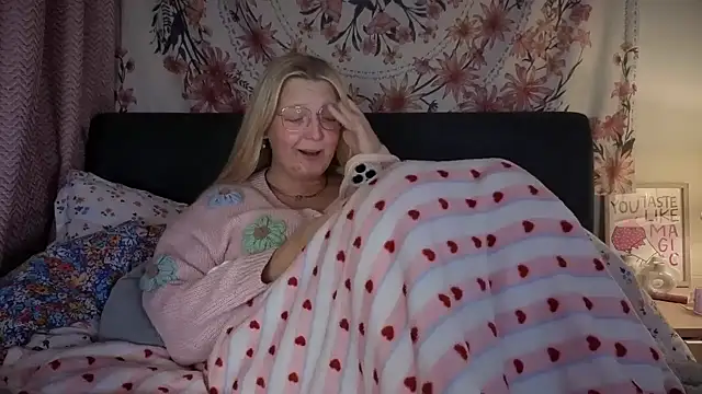 Daisyxoxo  online show from 02-20-26, 09:48