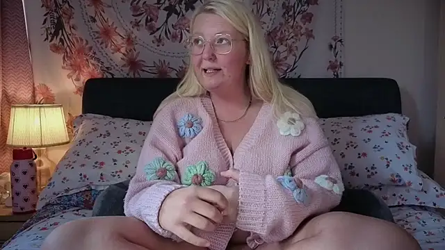 Daisyxoxo  online show from 06-12-26, 08:57