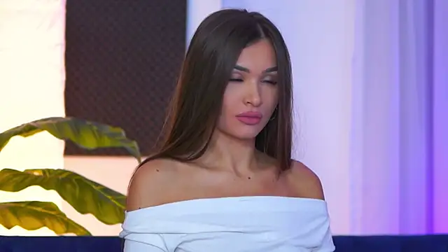 Snapshot of KyssaraPlay chatting on 10-08-25, 06:38 KyssaraPlay online show from 10-08-25, 06:38