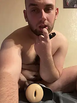 LuckyGirlfriends online show from 04-19-26, 05:56