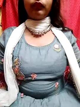 Snapshot of Babe_Doll04 chatting on 11-18-25, 06:45 Babe Doll04 online show from 11-18-25, 06:45