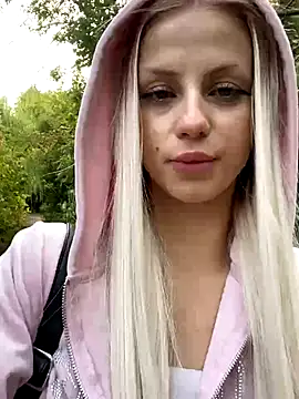 FavoriteKira online show from 09-24-25, 12:41