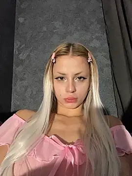 FavoriteKira online show from 11-15-25, 07:21