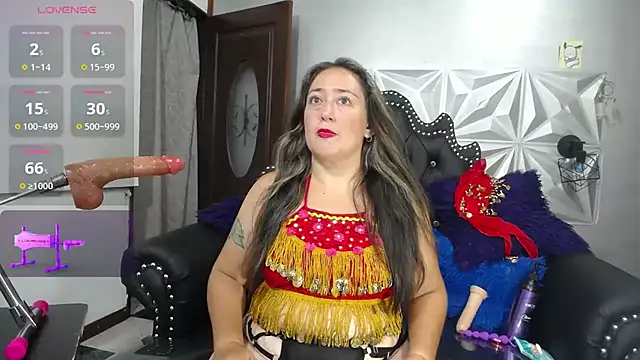 naughty milf esmeralda online show from 10-16-25, 03:07