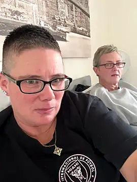 Snapshot of voluptuous-minx chatting on 12-14-25, 12:43 voluptuous-minx online show from 12-14-25, 12:43