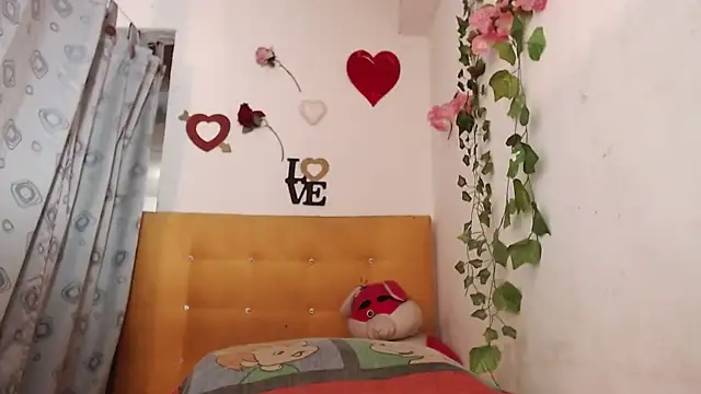 LULU ALANAA  online show from 09-14-25, 03:33