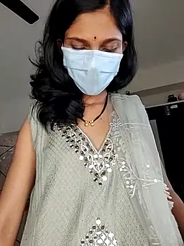 Shivani2002 online show from 04-13-26, 09:48