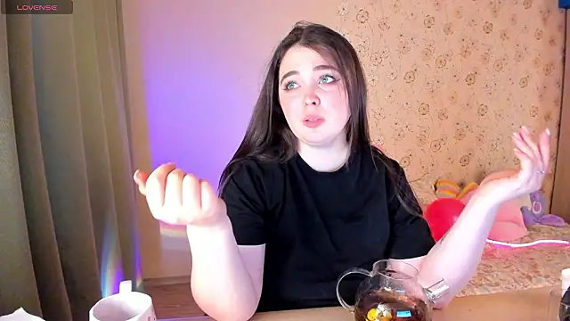 Alice next door online show from 02-14-26, 01:52