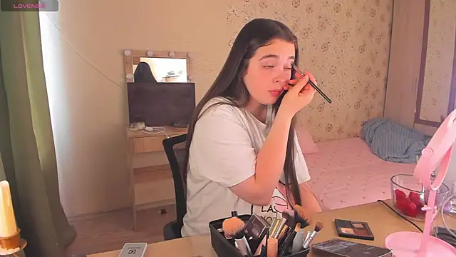 Alice next door online show from 06-12-26, 10:14