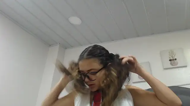 Snapshot of Giia_Monroe chatting on 10-31-25, 02:51 Giia Monroe online show from 10-31-25, 02:51