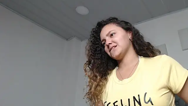 Snapshot of Giia_Monroe chatting on 11-21-25, 03:11 Giia Monroe online show from 11-21-25, 03:11