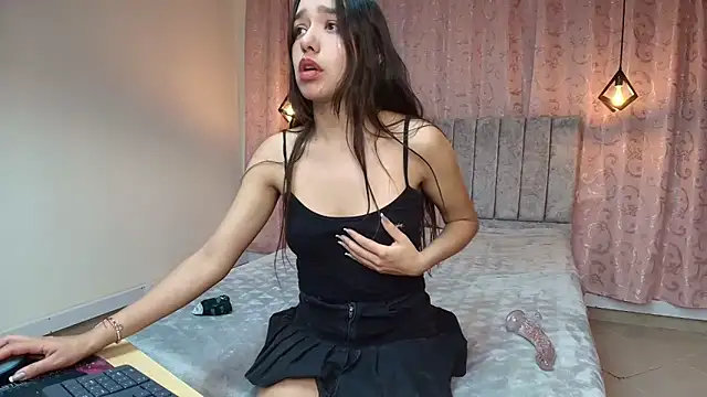 Emily  parker   online show from 09-14-25, 03:49