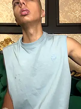 Snapshot of Mister_Obsession chatting on 11-06-25, 07:26 Mister Obsession online show from 11-06-25, 07:26