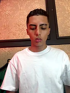 Snapshot of Mister_Obsession chatting on 11-09-25, 06:39 Mister Obsession online show from 11-09-25, 06:39