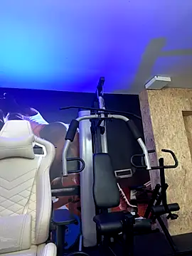 Snapshot of Mister_Obsession chatting on 11-14-25, 07:01 Mister Obsession online show from 11-14-25, 07:01