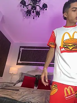 Snapshot of Mister_Obsession chatting on 11-15-25, 07:10 Mister Obsession online show from 11-15-25, 07:10