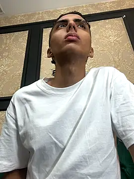 Snapshot of Mister_Obsession chatting on 11-28-25, 07:16 Mister Obsession online show from 11-28-25, 07:16