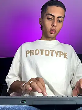 Snapshot of Mister_Obsession chatting on 11-29-25, 07:06 Mister Obsession online show from 11-29-25, 07:06