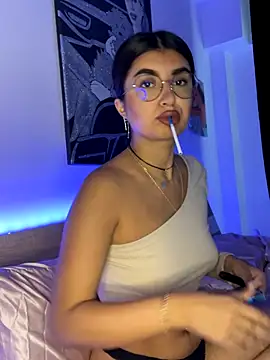 Snapshot of Lina_Xstasy chatting on 09-27-25, 03:28 Lina Xstasy online show from 09-27-25, 03:28