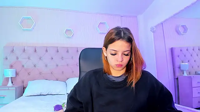 MadisonSky  online show from 10-19-25, 01:12