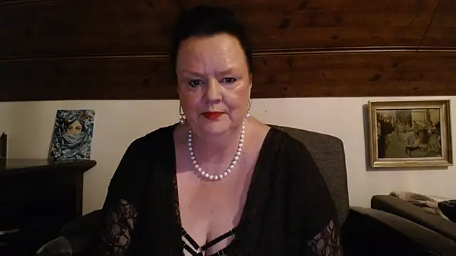 TiffanyMature online show from 04-26-26, 08:17