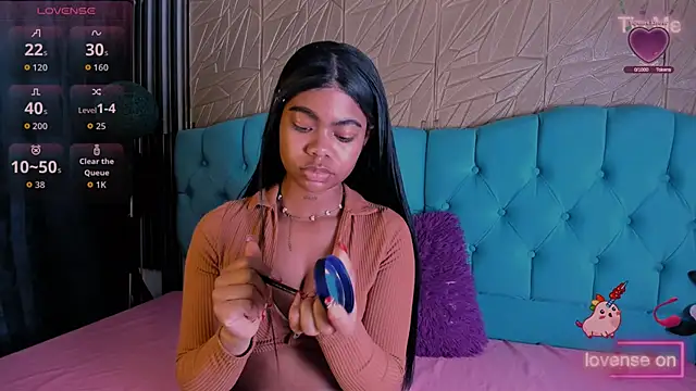 Luna Colinns online show from 09-23-25, 12:19