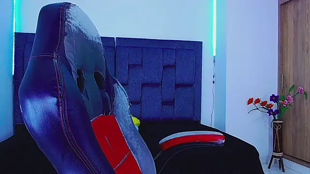 dirty model online show from 10-17-25, 04:04