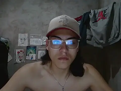 dirty model online show from 04-19-26, 07:38