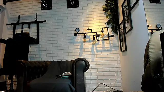 Snapshot of ItaloMoore chatting on 09-23-25, 11:13 ItaloMoore online show from 09-23-25, 11:13