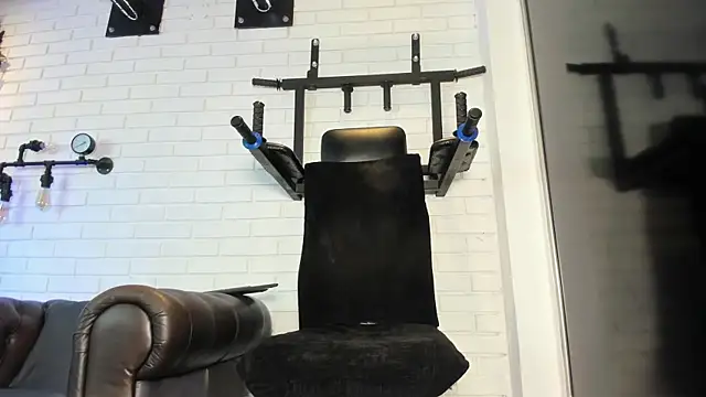 Snapshot of ItaloMoore chatting on 10-07-25, 11:29 ItaloMoore online show from 10-07-25, 11:29