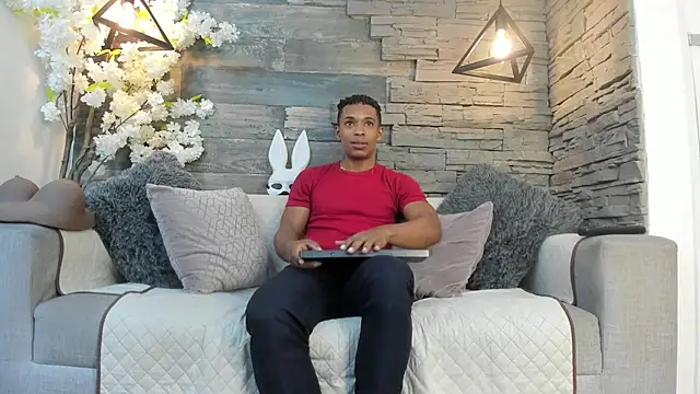 Snapshot of ItaloMoore chatting on 10-12-25, 12:04 ItaloMoore online show from 10-12-25, 12:04