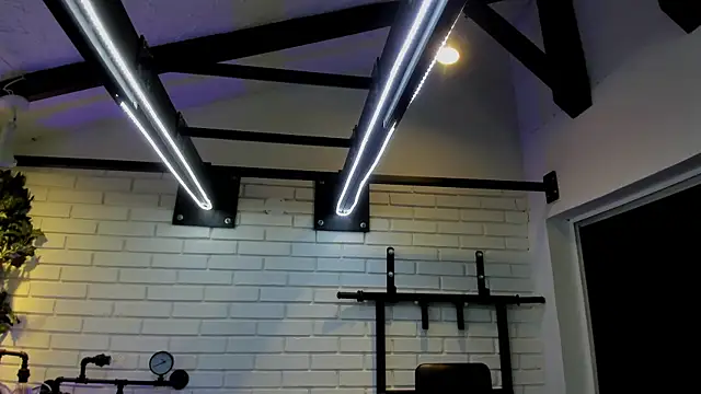 Snapshot of ItaloMoore chatting on 10-25-25, 11:51 ItaloMoore online show from 10-25-25, 11:51