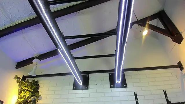 Snapshot of ItaloMoore chatting on 11-06-25, 11:22 ItaloMoore online show from 11-06-25, 11:22