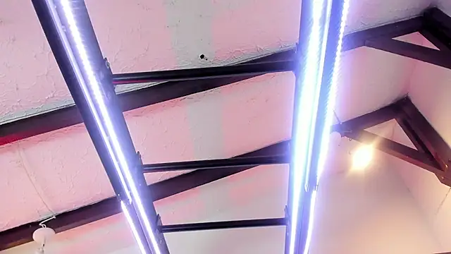 Snapshot of ItaloMoore chatting on 11-21-25, 11:31 ItaloMoore online show from 11-21-25, 11:31