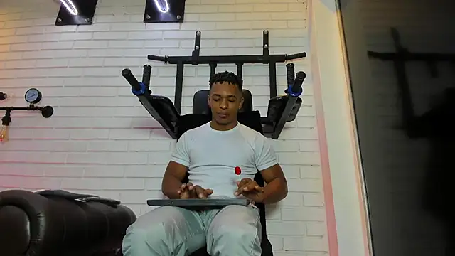 Snapshot of ItaloMoore chatting on 11-27-25, 11:23 ItaloMoore online show from 11-27-25, 11:23