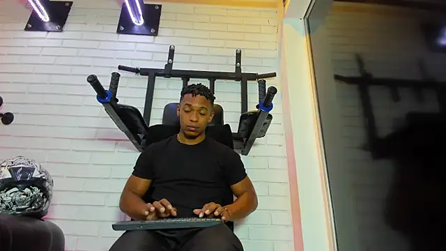 Snapshot of ItaloMoore chatting on 11-29-25, 11:13 ItaloMoore online show from 11-29-25, 11:13