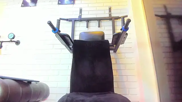 Snapshot of ItaloMoore chatting on 12-03-25, 12:14 ItaloMoore online show from 12-03-25, 12:14