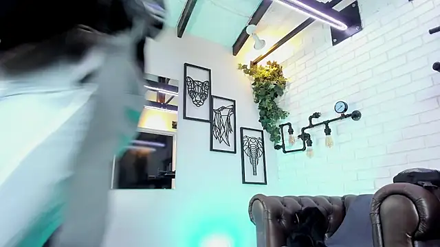 Snapshot of ItaloMoore chatting on 12-15-25, 11:25 ItaloMoore online show from 12-15-25, 11:25