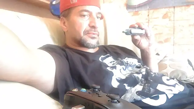 Snapshot of N3V3RPANIC@xh chatting on 05-22-26, 03:39 N3V3RPANICxh online show from 05-22-26, 03:39