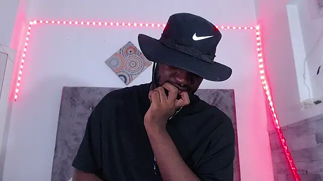 eebony stallion online show from 04-08-26, 06:19