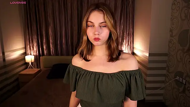 NylaNadler online show from 10-20-25, 06:25