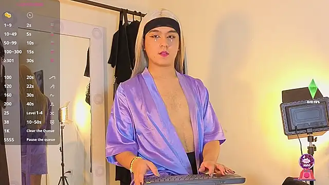 derek greyy  online show from 09-10-25, 06:41