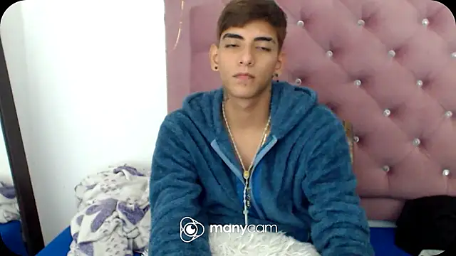 Snapshot of SkyAndSeth chatting on 09-19-25, 05:42 SkyAndSeth online show from 09-19-25, 05:42