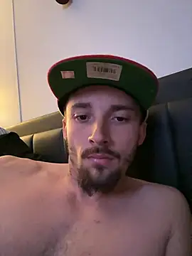 Snapshot of OscarBrow chatting on 02-02-26, 01:04 OscarBrow online show from 02-02-26, 01:04