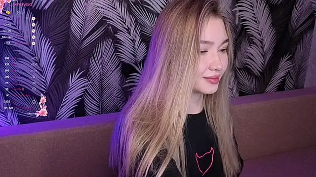 Snapshot of Yuki_Star chatting on 10-24-25, 05:20 Yuki Star online show from 10-24-25, 05:20