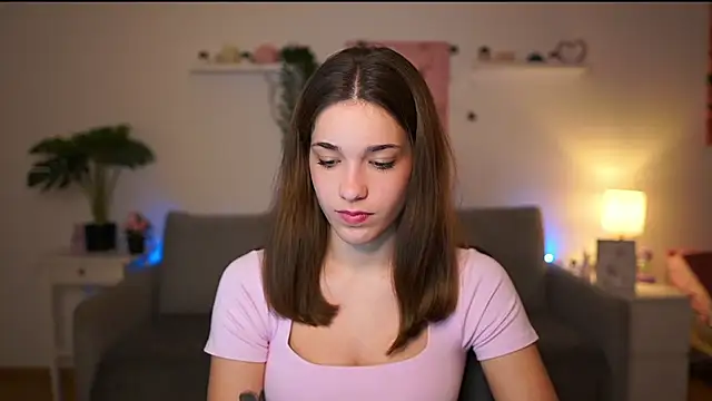 Snapshot of kissie_cat chatting on 12-02-25, 02:12 kissie cat online show from 12-02-25, 02:12